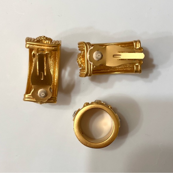 Elizabeth Taylor for Avon Love Blooms Earrings & Ring - Picture 5 of 9